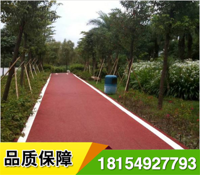 新疆雷辰恒星承接停車位劃線、道路熱熔劃線、市政道路劃線.